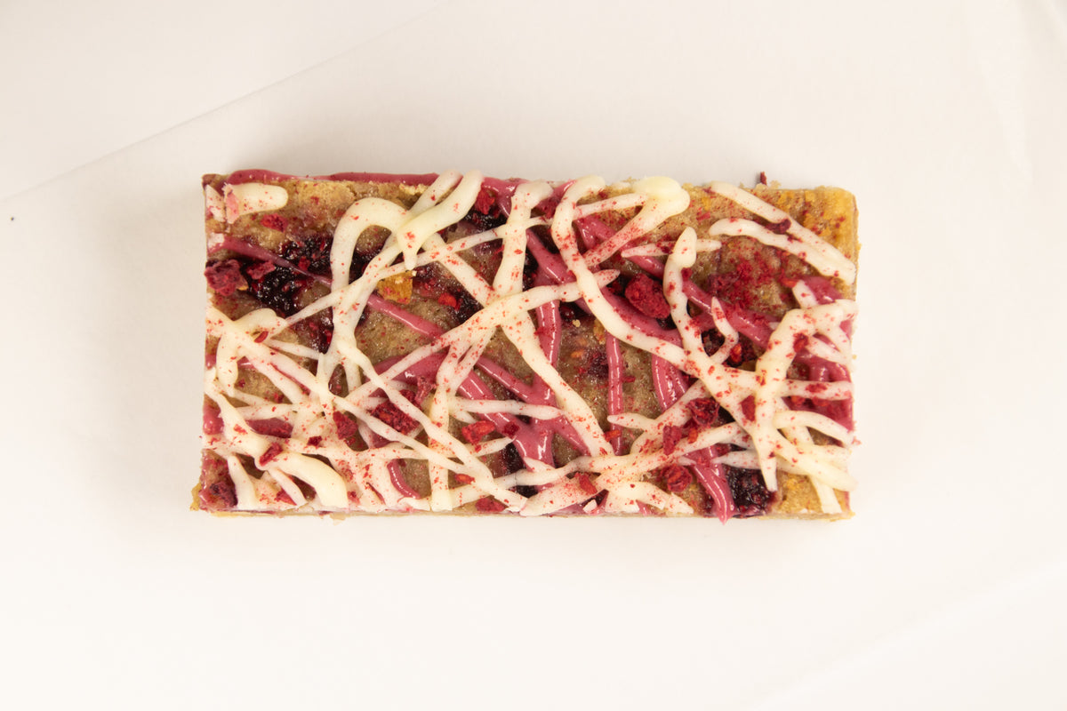 Giddy macadamia blondies